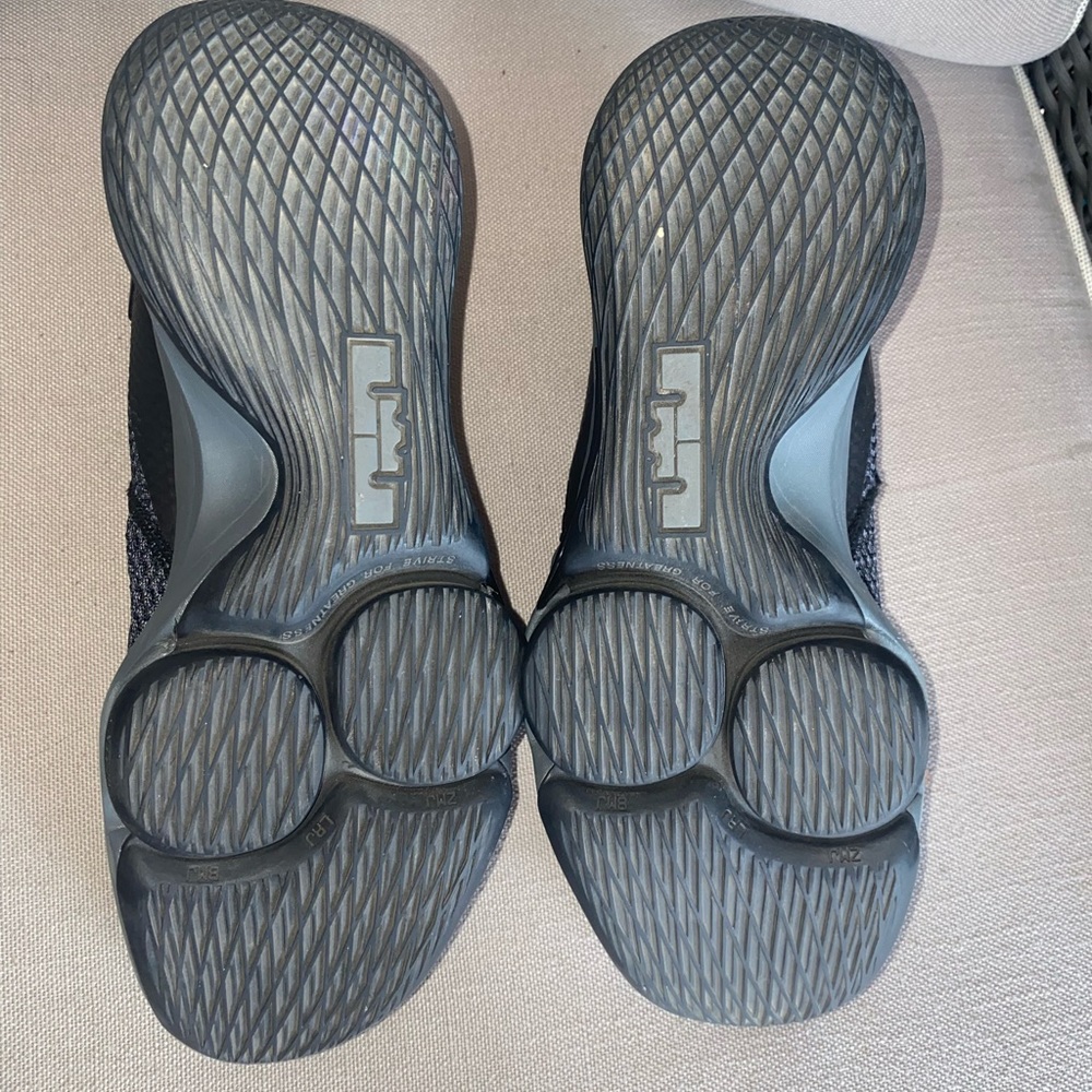 Lebron Witness Nike - Picture 8 of 10